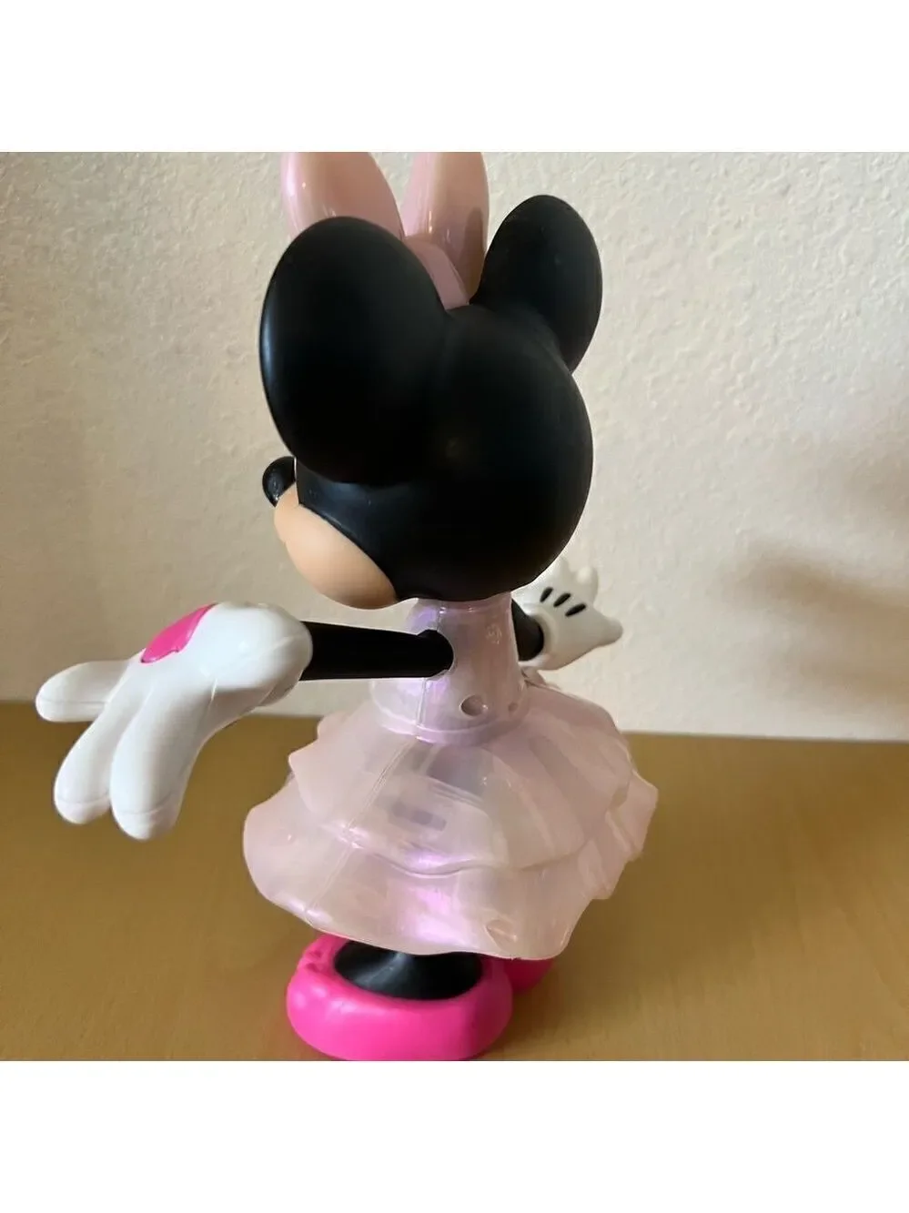 Disney Minnie Mouse Rainbow Dazzle Talking & Light Up Toy Figure